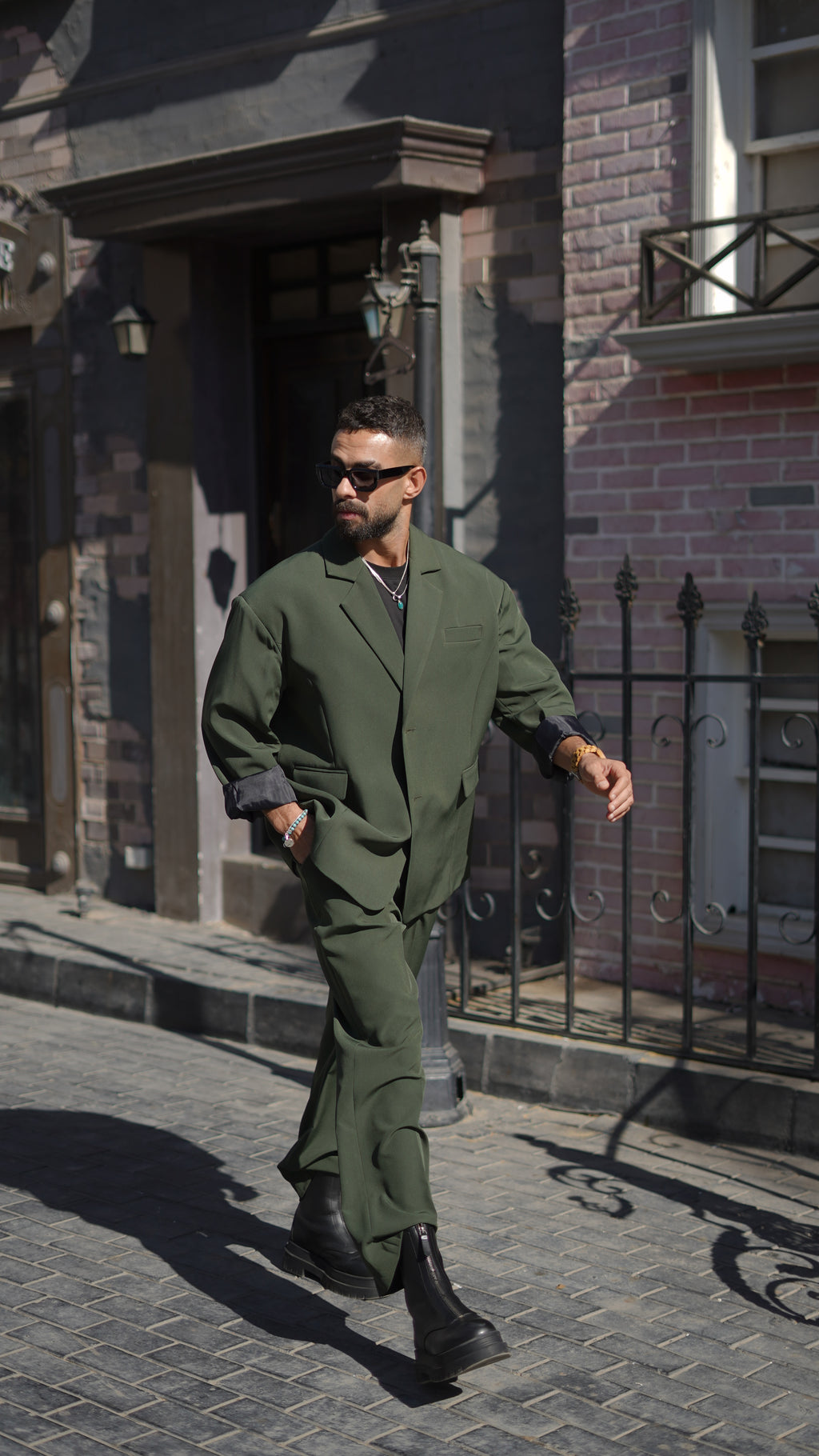 Freeborn oversized suit For Him