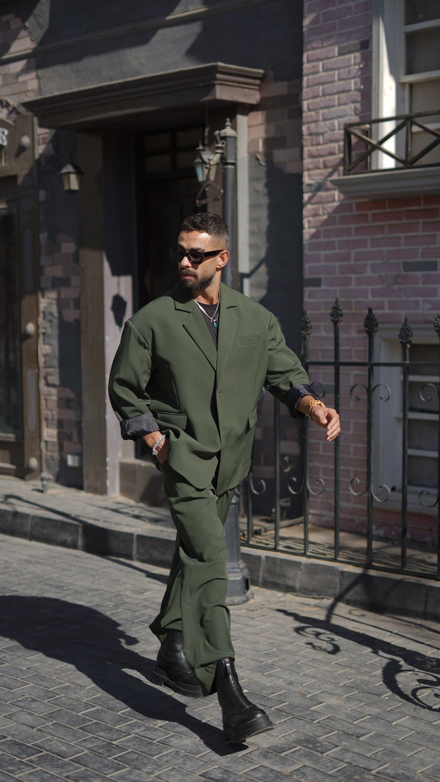 Freeborn oversized suit For Him