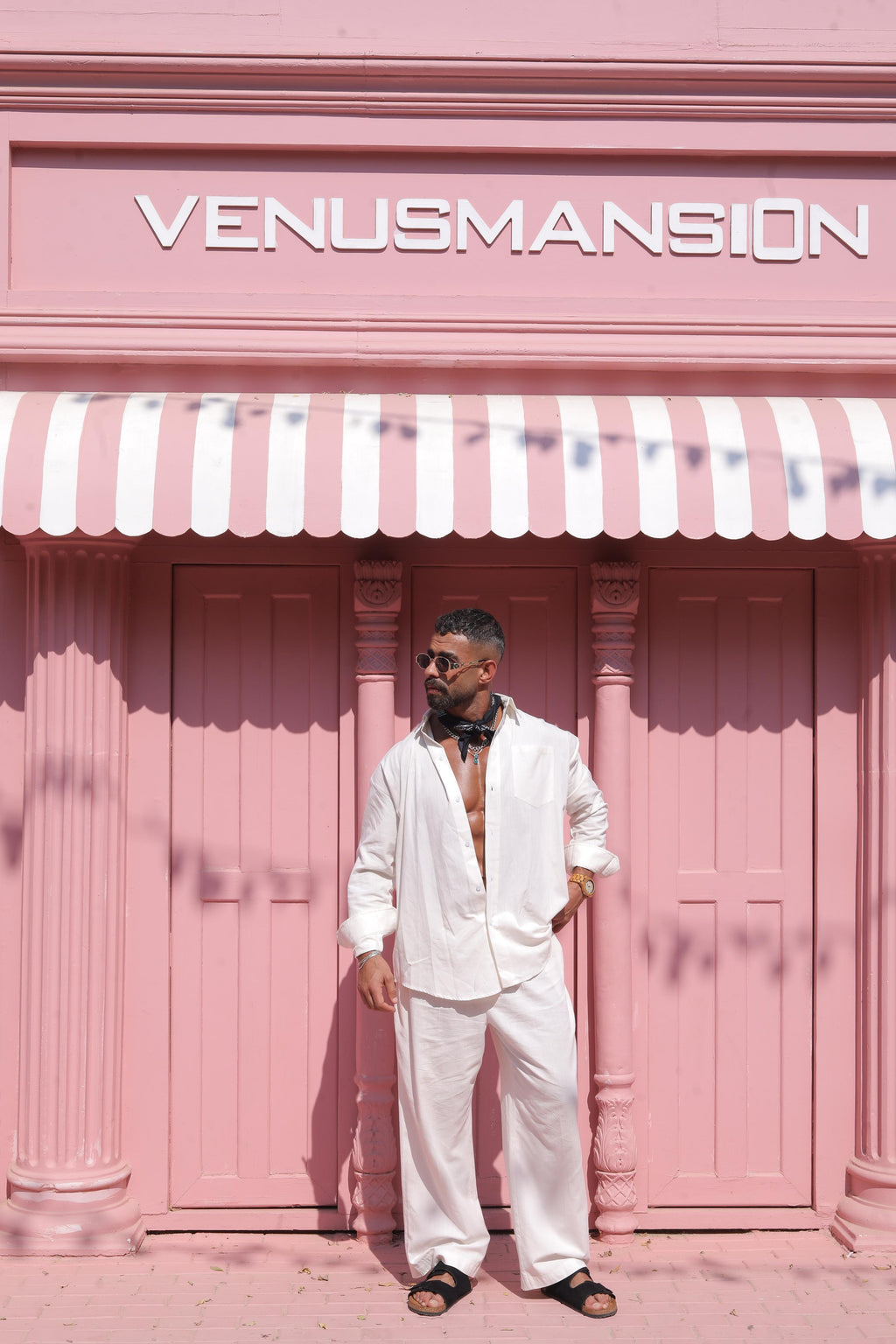 Comfortable Linen Set For Him