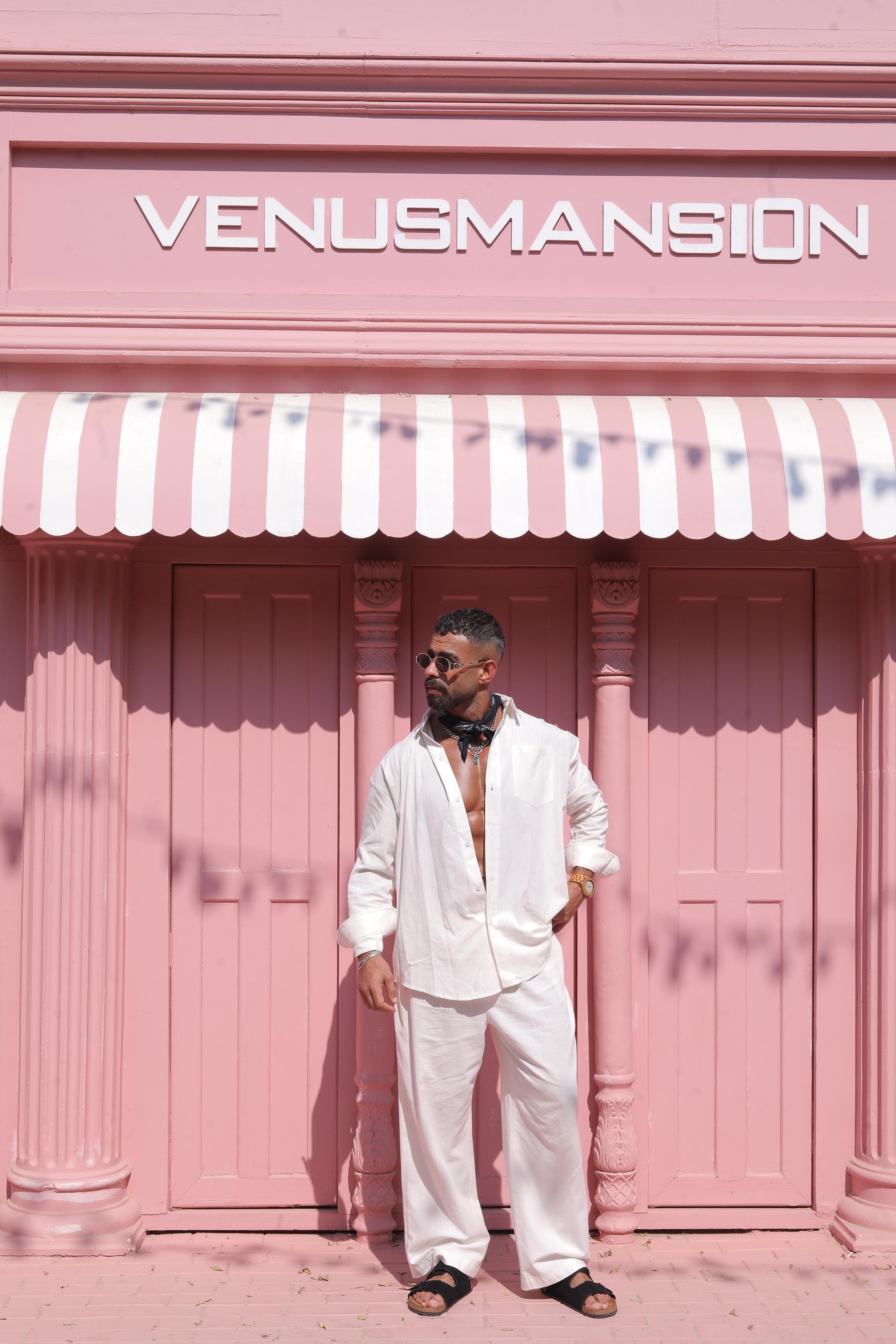 Comfortable Linen Set For Him